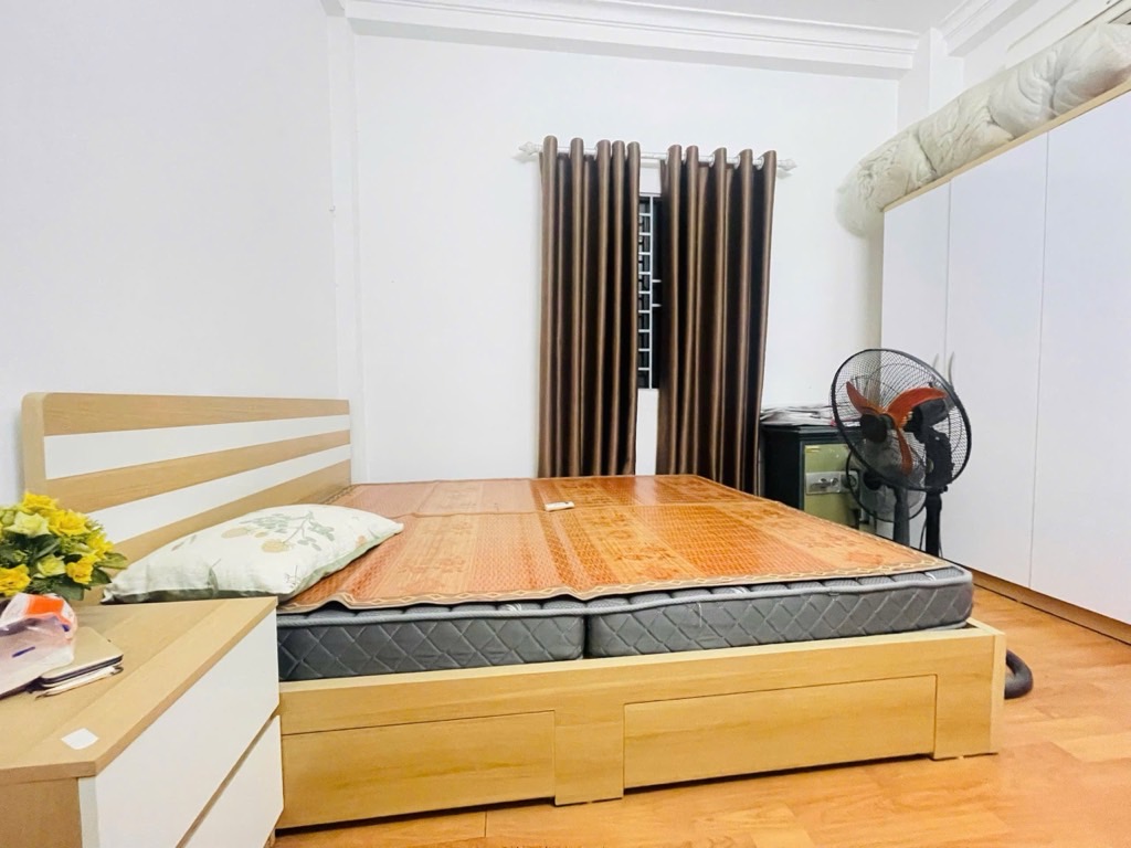 BÁN NHÀ RIÊNG -PHỐ TRẦN CUNG - CÁCH 20M RA NGÕ Ô TÔ-GẦN KHU ĐÔ THỊ.